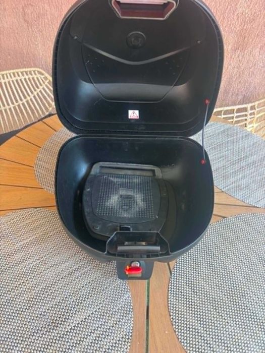 cutie portbagaj top case givi