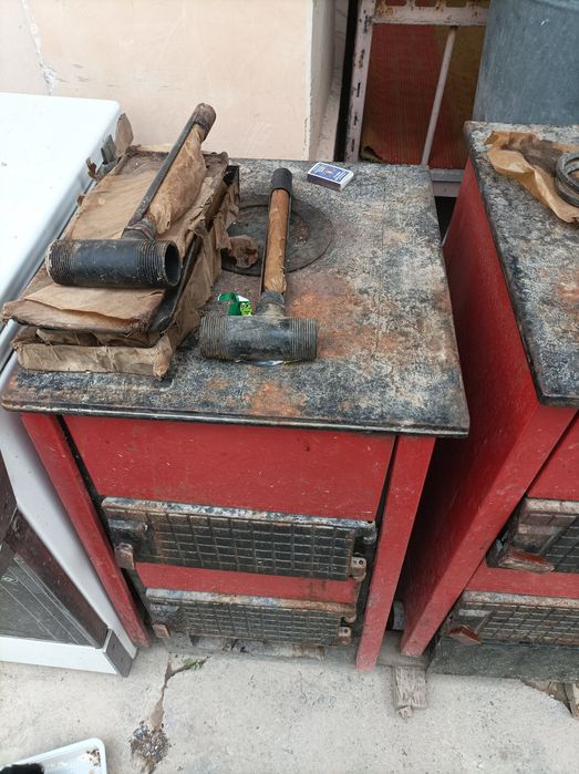 Latyol uy va teplisa uchun gazda va komirda yonadi