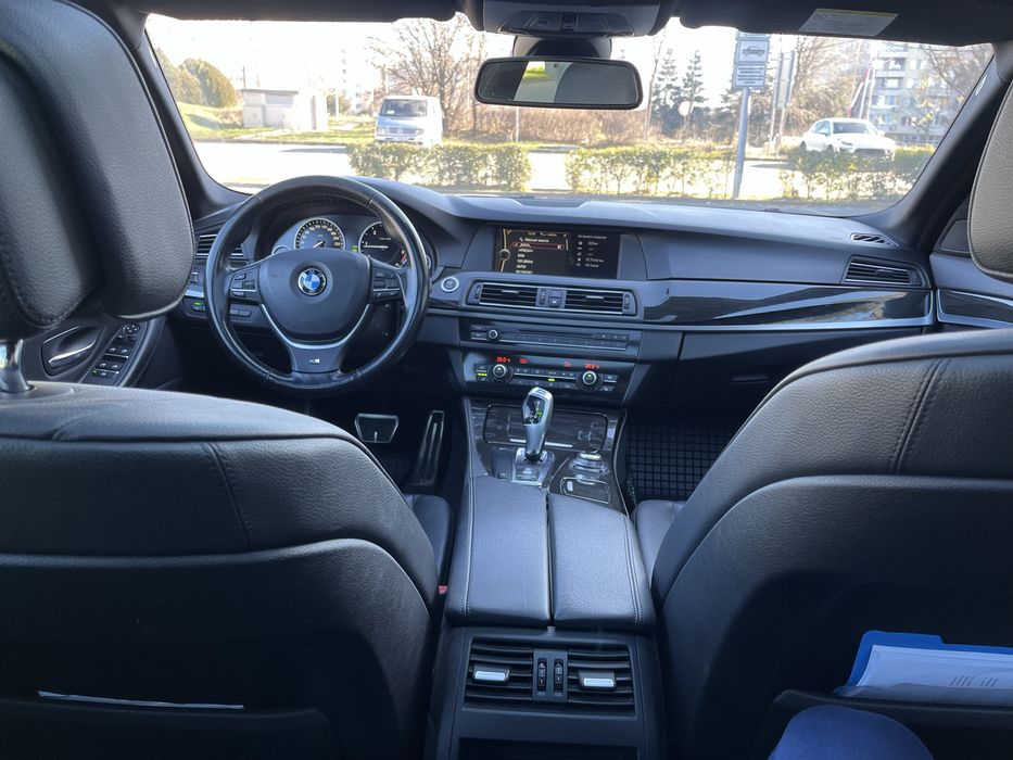 BMW 520 f11 2011г.