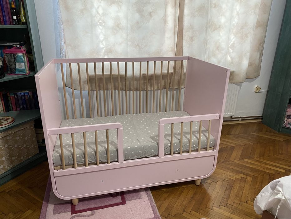 Set IKEA pătuț bebe + masă de înfășat + saltea inclusă, stare foarte bună