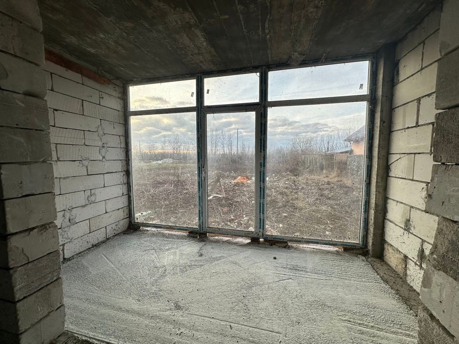 Jumătate de duplex / Duplex întreg la roșu in Săsar, Baia Mare