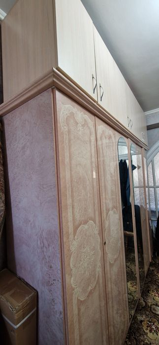 Спальный гарнитур (Италия)