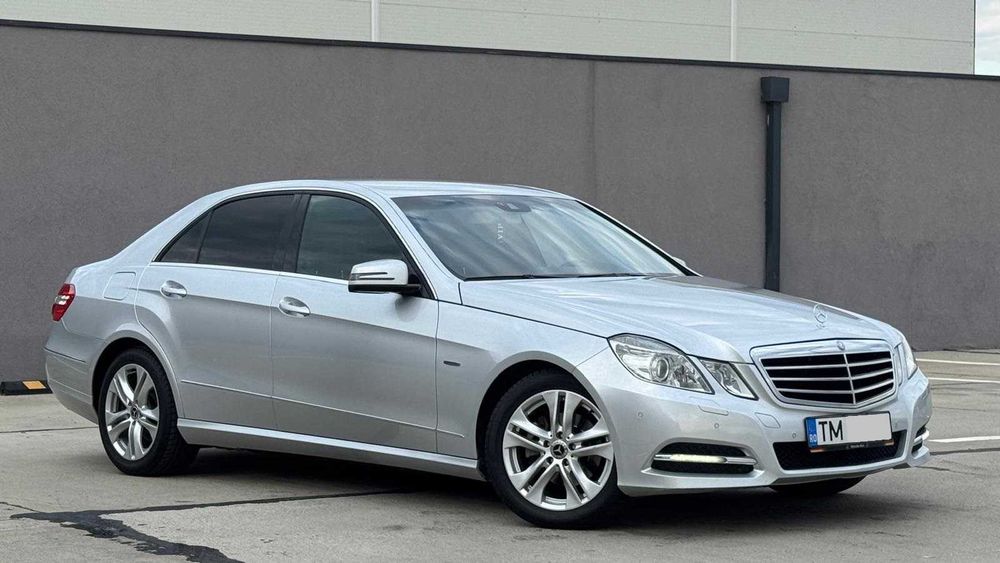 Mercedes-Benz E 220 KLASS Avantgarde 2.2 CDI Diesel BlueEffciency