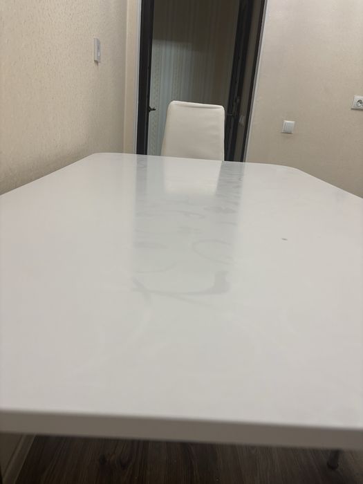 Стол со стульями