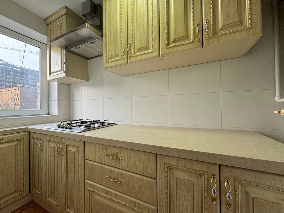 Продается 3 комнатная квартира ремонт ул.Садыка Азимова