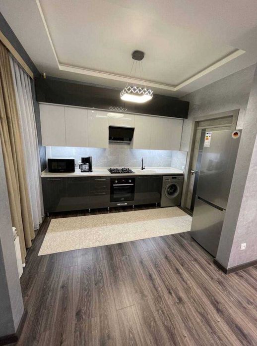 МАКСИМ ГОРЬКИЙ 2 комнат СДАМ МЕТРО бий буз базар сайрам улица