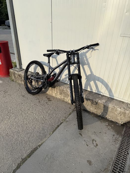 Dh колело Commencal v4