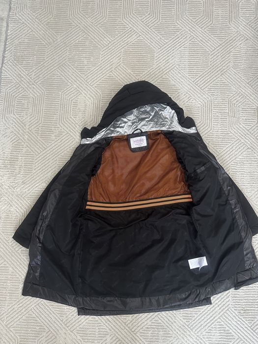 Продам куртку на девочку