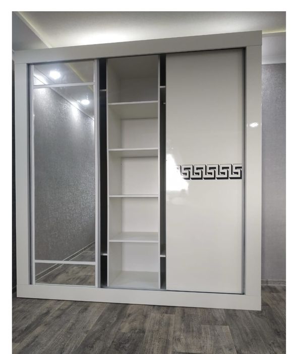 Срочно продам шкаф купе