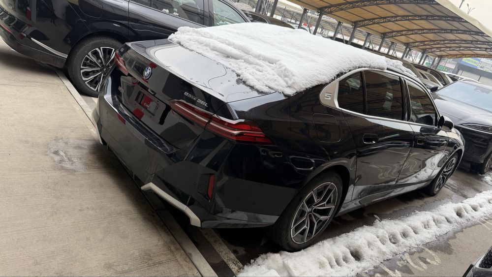 BMW i5 35L 2024 yil M-Sport