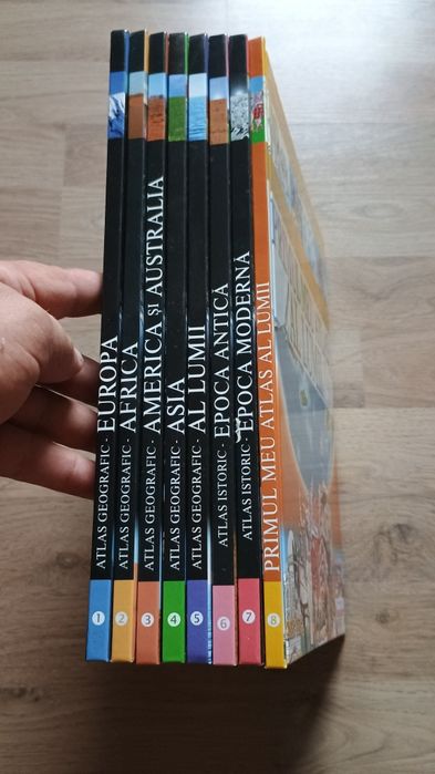 Vând colecție atlase geografice