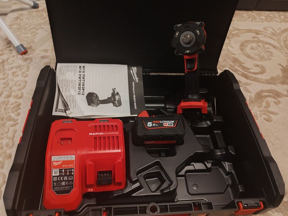 Milwaukee set pistol impact. NOU