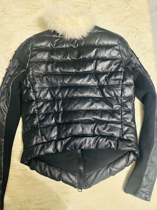 Дамско яке с естествен пух на яката