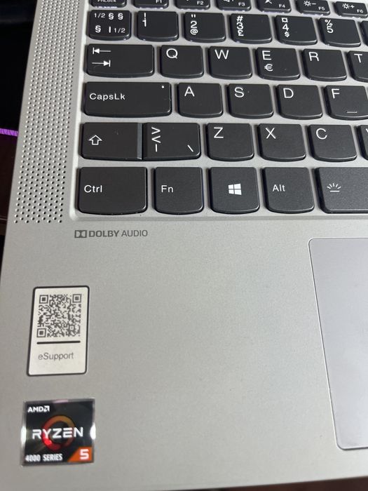 Laptop Lenovo AMD Ryzen 5 4500 Series