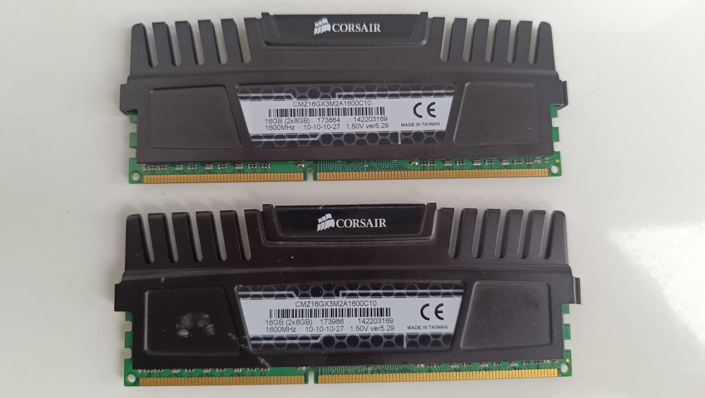 16 GB DDR3 1600 Corsair Vengeance CMZ16GX3M2A1600C10 - рам памет