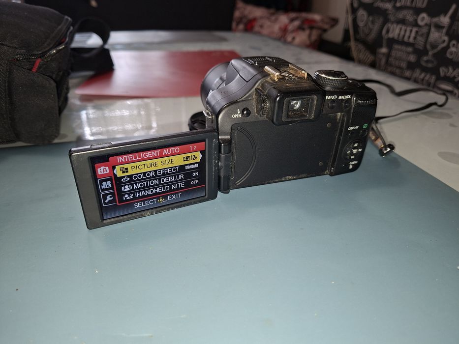 Radio Grundig cu 5 benzi și ap.foto Panasonic Lumix