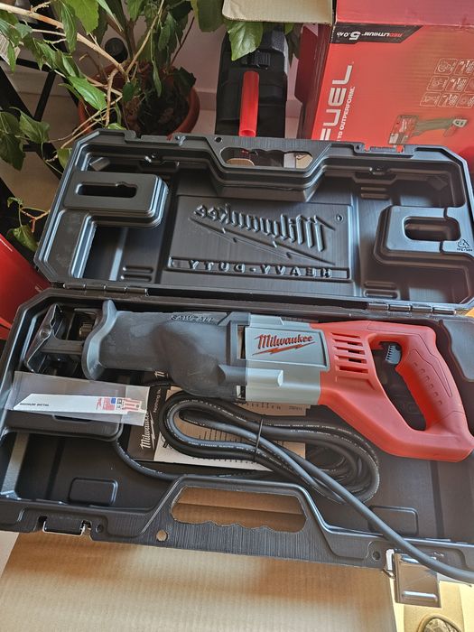 Fierăstrău milwaukee SSD 1100 X