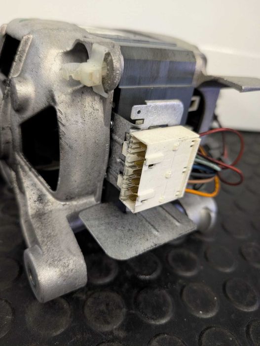 Motor masina de spalat MCA 52/64-148, 7 pini Whirlpool / R2