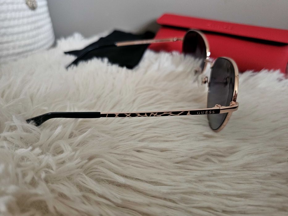 Слънчеви очила Guess