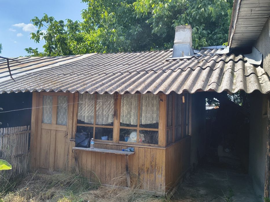 Casa +teren de vanzare