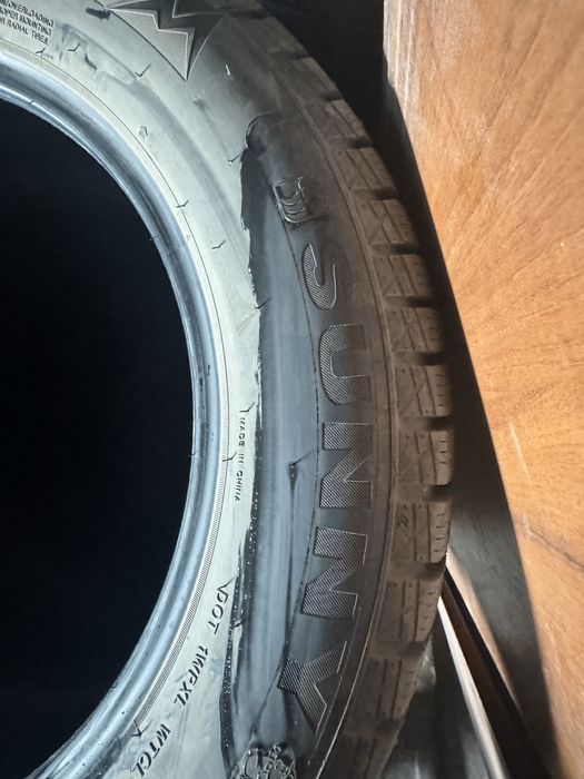 Продаю  шины зимние