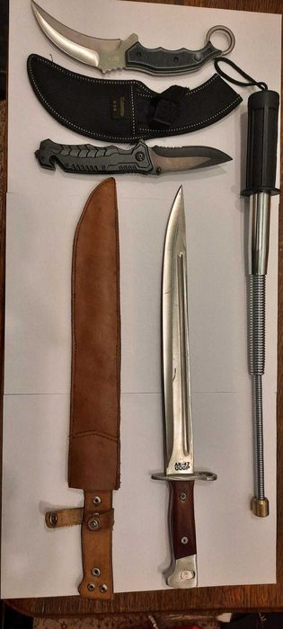 Vând cuțite diverse