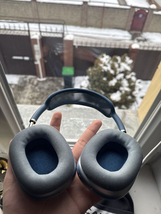 Air pods max lightning