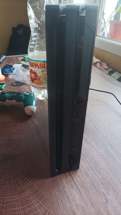 Playstation 4 pro 9.00 с 5tb външен хард диск с над 140 ААА игри