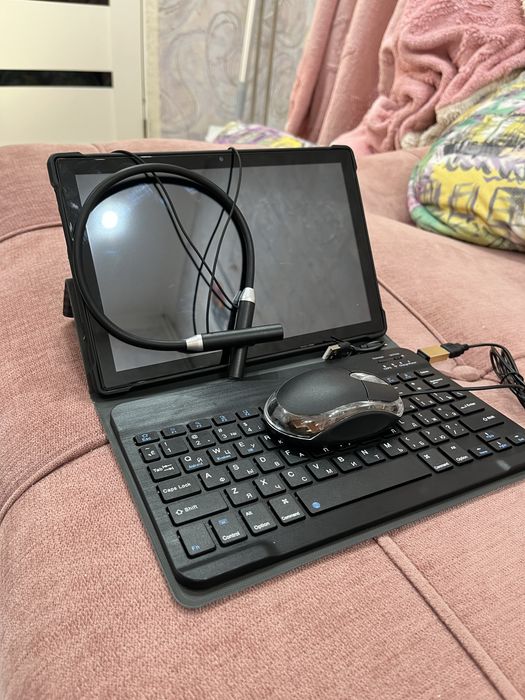 Продам планшет (новый)