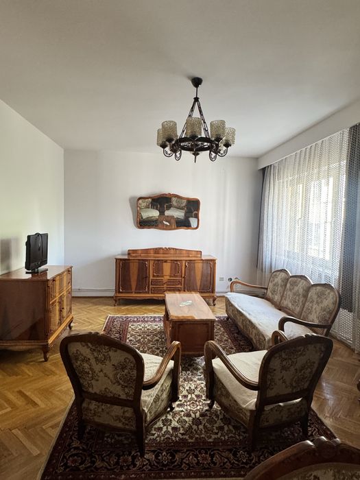 Apartament 4 camere de inchiriat
