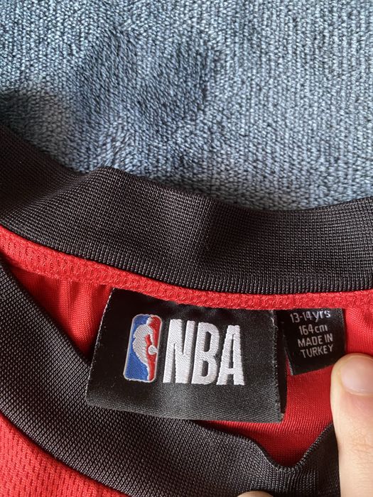 maieu rosu nba baschet