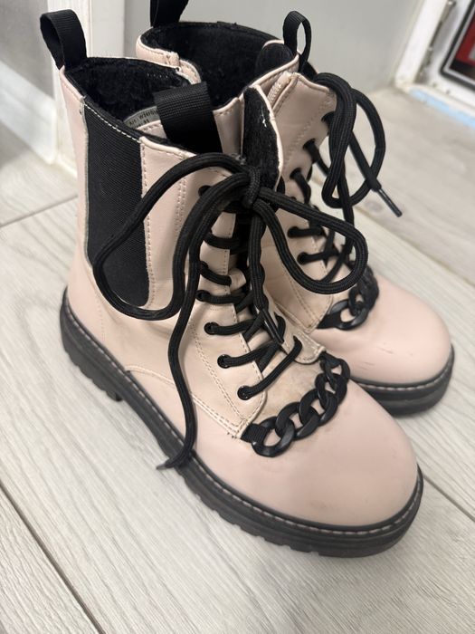 Продам весенние сапоги для девочки