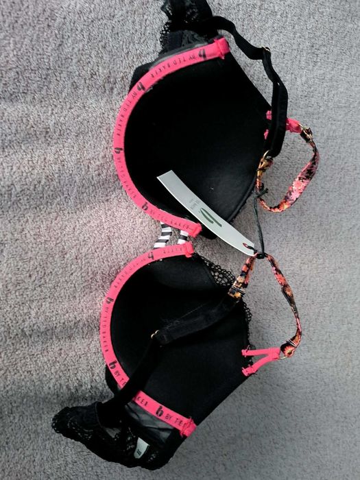 Нов и оригинален сутиен Ted Baker