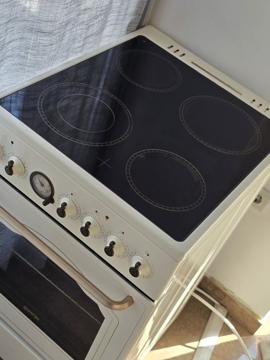 Стъклокерамична готварска печка Gorenje ECS5250CLI