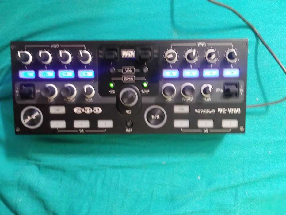 DJ Midi Controller ZOMO MC 1000 si sursa microfon condensator SCT 800