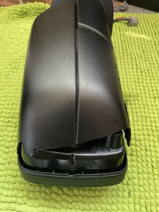 Продам боковое зеркало