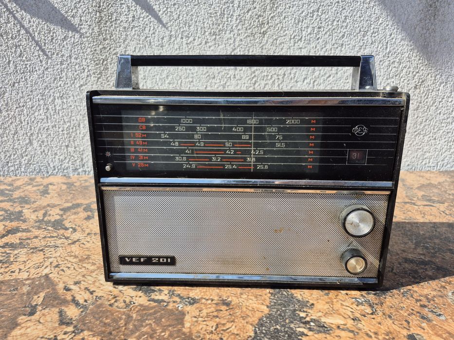 Radio portabil marca Vef model 201,made in Letonia

VEF 206
VEF Radio