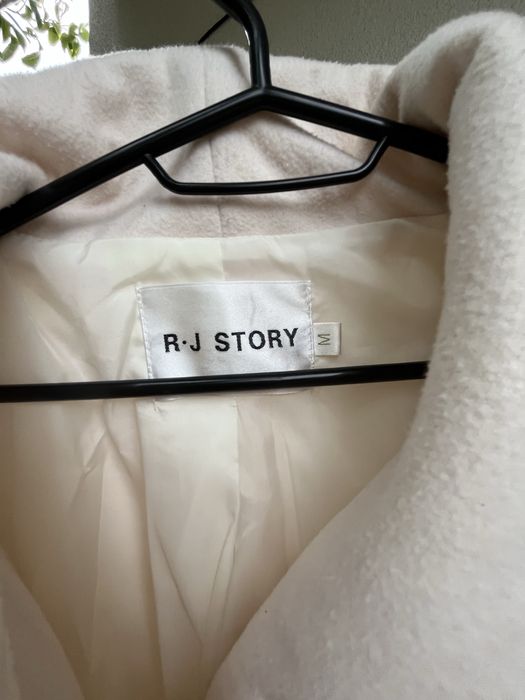 Елегантно дамско късо палтенце