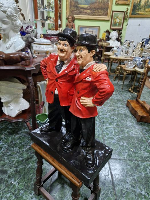 Чудесна антикварна английска фигура Лоръл и Харди