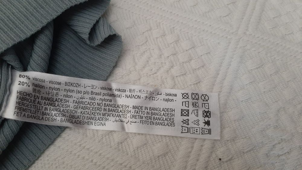 Top Zara marimea XS,purtat o data,impecabil