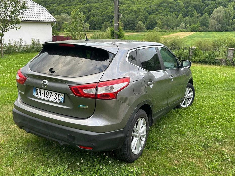 Vând nissan qashqai