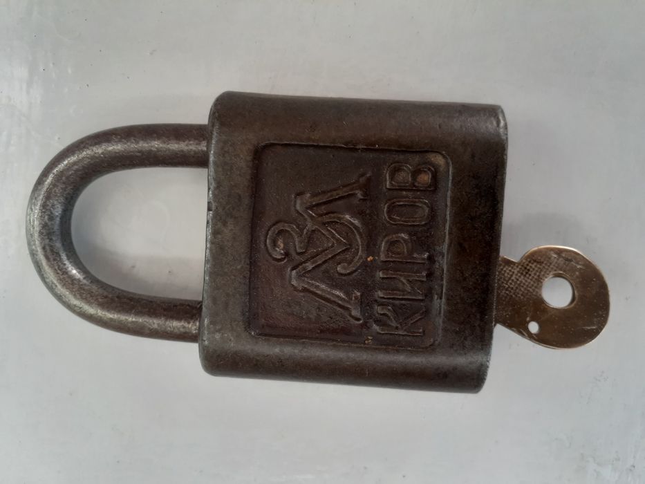 Продаётся антикварный замок