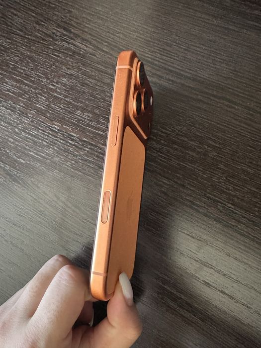Продаю Iphone 17 pro , 256 гб
