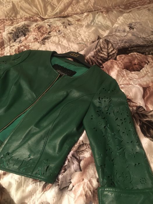 Продам кожанный балеро.