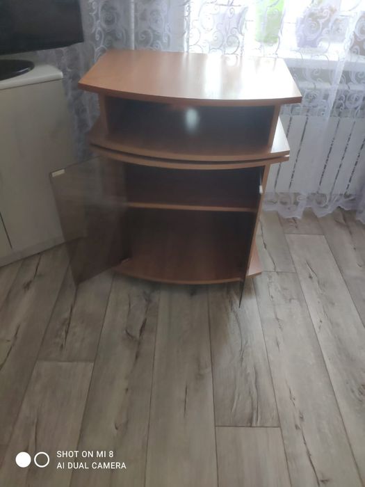 Продам тумбу под телевизор