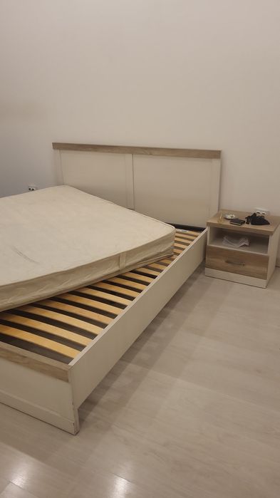 Продам кровать бу с матрасом