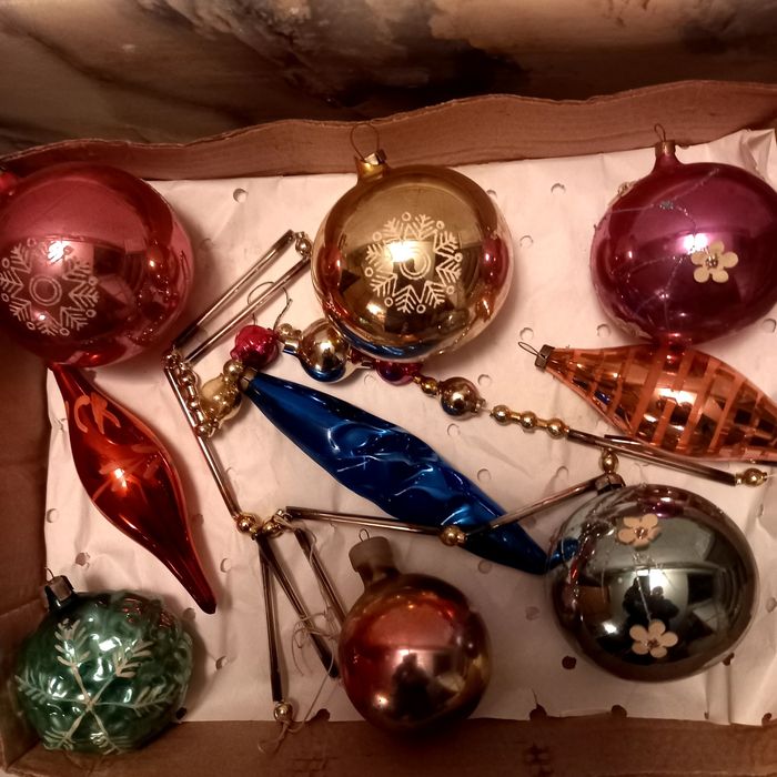 Елочные стеклянные игрушки