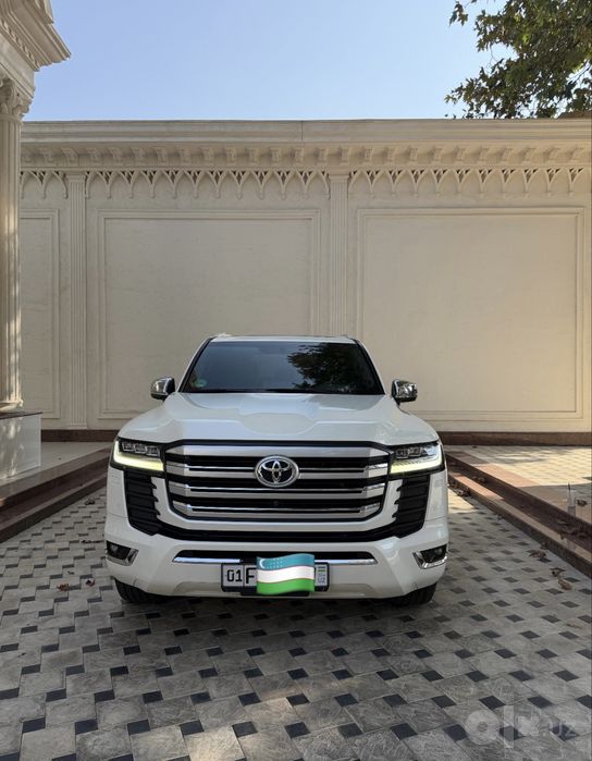 Toyota Land Cruiser 300