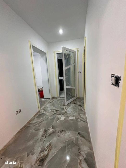 De vanzare apartament cu 3 camere, renovat, zona Restaurantului Bradu