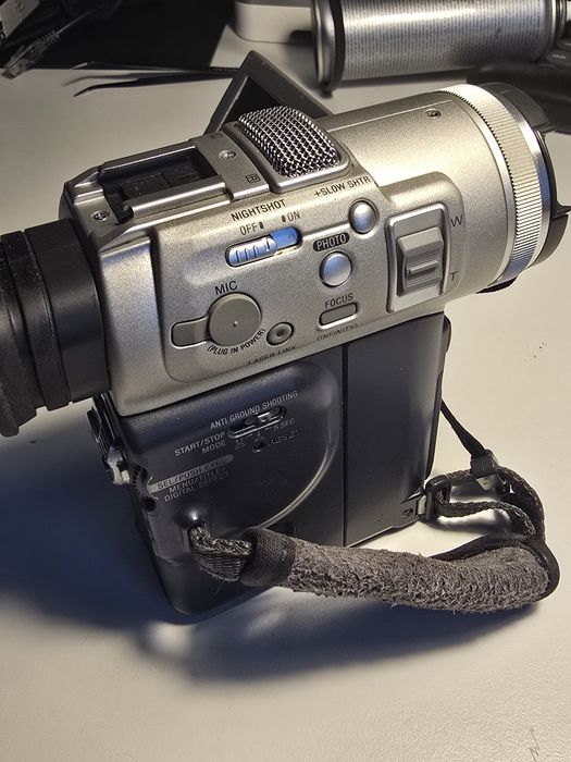 Camera Sony MiniDv DCR-PC100E